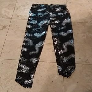 Shiney gecko pants texture